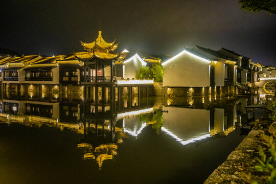 亭台楼阁夜景