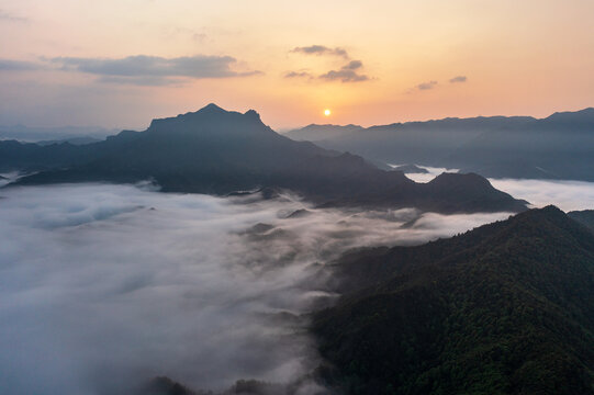 浙江丽水缙云仙都景区鼎湖峰云海