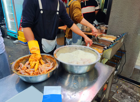 潮汕街边店面网红咸菜鸡翅