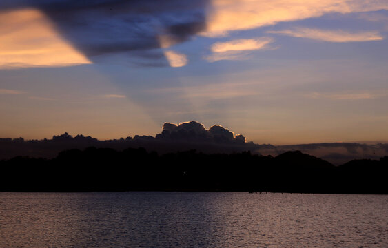 惠州西湖落日天空