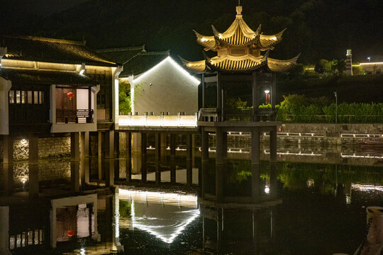 亭台水榭夜景