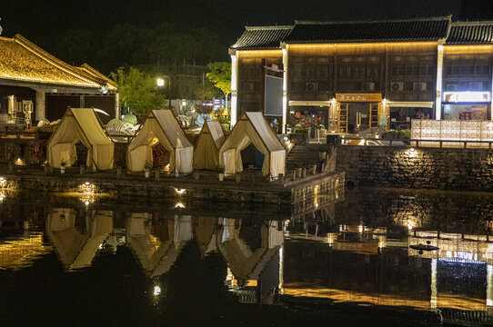 江南古镇夜景