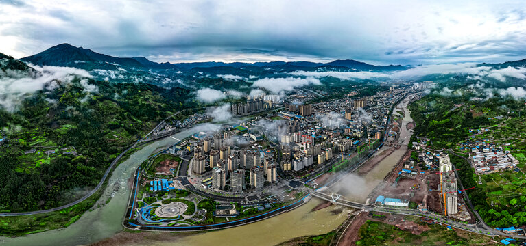 绿色生态仙气飘飘的荥经县城全景