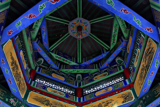 龙沙公园天远阁中式穹顶
