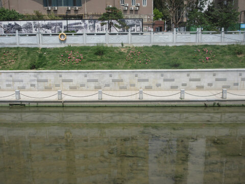 滨河人行步道