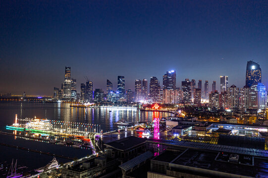 青岛一线海天中心奥帆航拍夜景