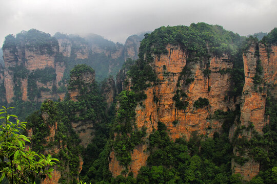 张家界武陵源天子山险峻山峰