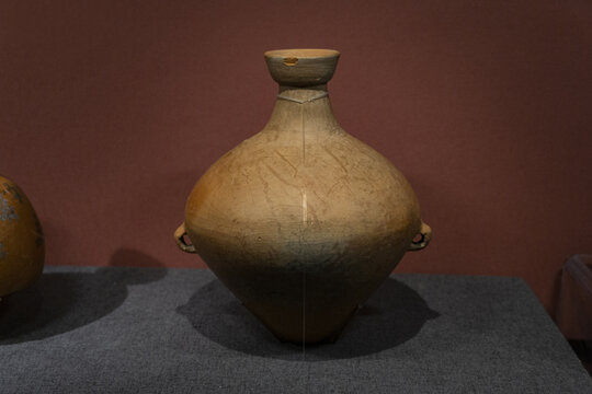 新石器时代仰韶文化陶瓶