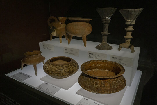 新石器时代大汶口文化彩陶器