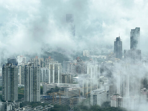 雨中的深圳城市建筑都市风光