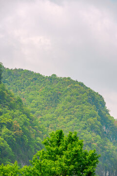 层峦叠嶂