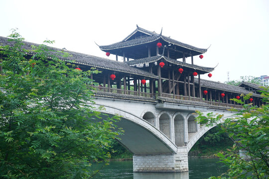 侗族建筑塔式桥亭