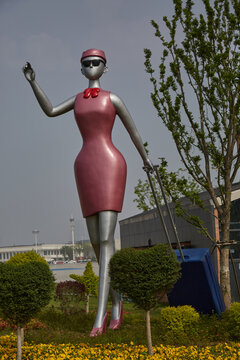 安徽省合肥市骆岗公园女子雕塑