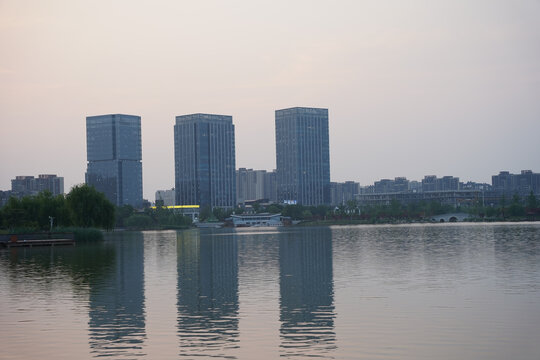 湖边地表建筑景观