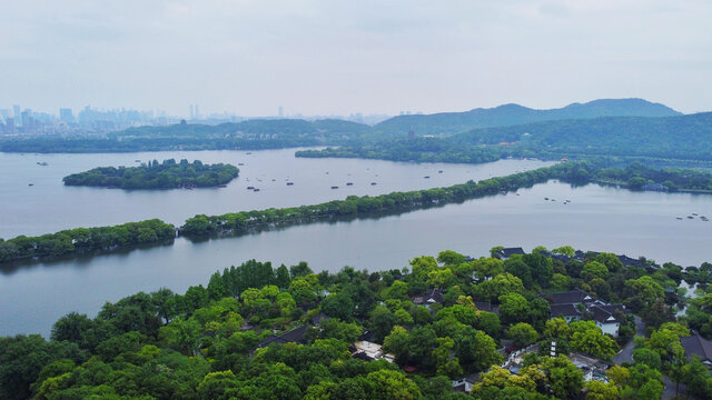 杭州西湖苏堤白堤春天绿色风景