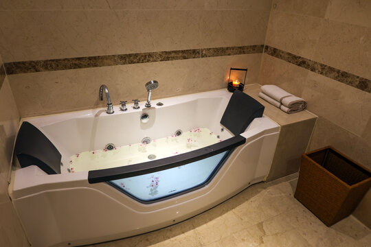 酒店大浴缸