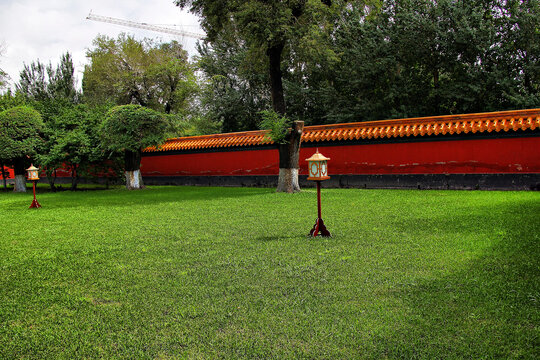 哈尔滨文庙红墙黄瓦