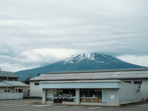 日本富士山多云天气阴天