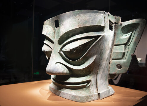 商代晚期青铜人面具