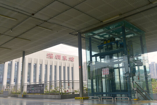 广东布吉火车站站房