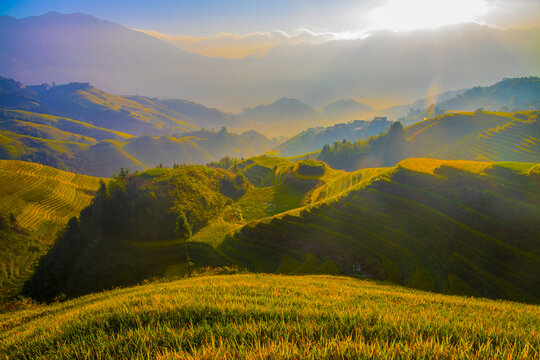 中国广西桂林龙脊梯田日照美景