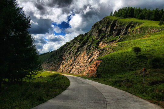 阿尔山草原公路