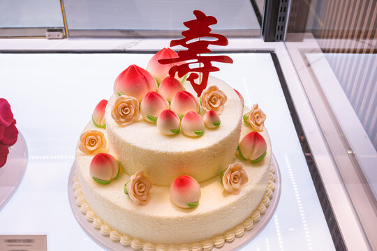 水蜜桃寿字蛋糕