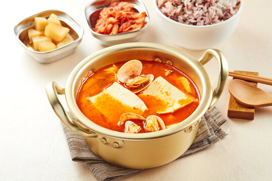 韩式豆腐海鲜汤