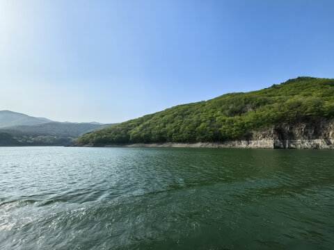 关山湖