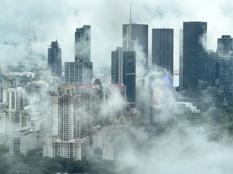 下雨后的深圳城市建筑风光