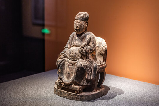 明代畲族郑和木雕坐像