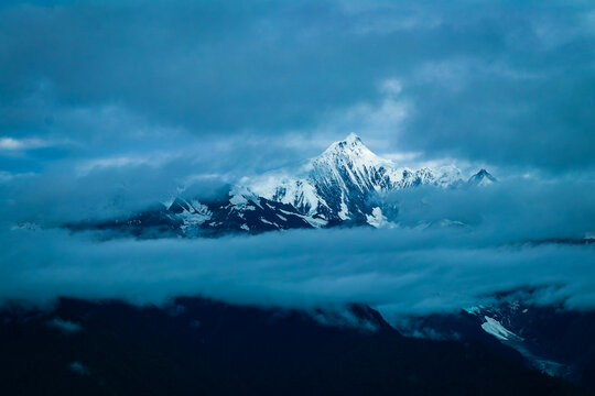 梅里雪山