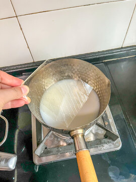 椰奶煮吉利丁片