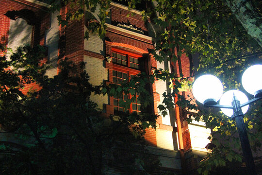 上海交大图书馆上交大夜景