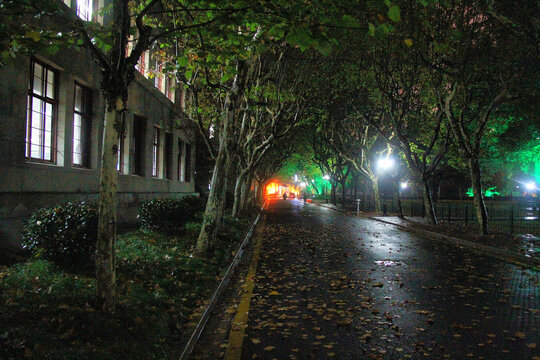 上海交通大学校园夜景