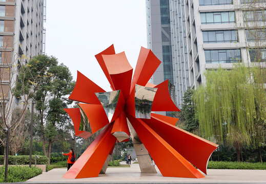 城市现代雕塑