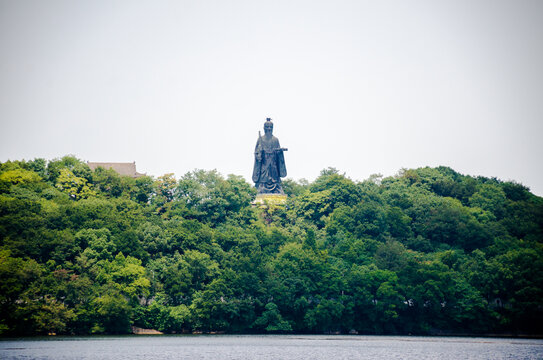 天目湖陆羽雕像