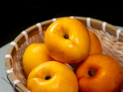 新鲜美味的杏子