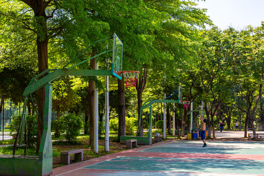 武荣公园篮球场