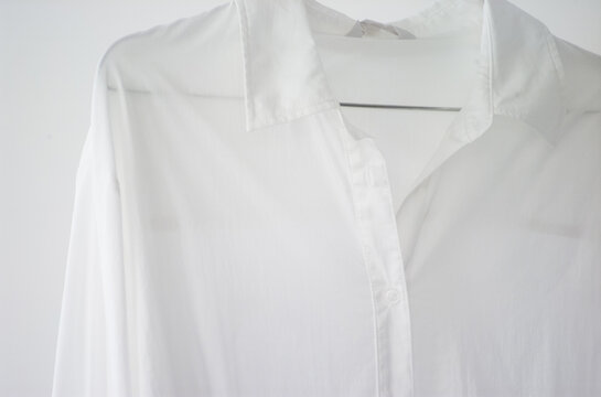 女式白衬衣