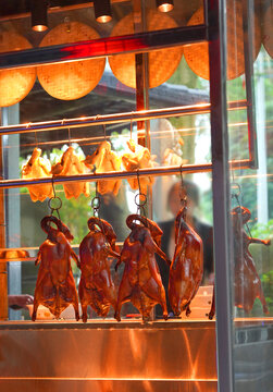 岭南橱窗展示烤鸡烤鹅