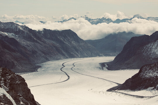 瑞士连绵的冰山