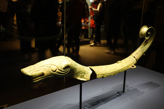 三星堆遗址文化商代晚期青铜蛇