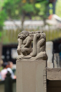 石头猴子雕塑