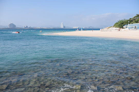 海南三亚海滨沙滩海岸风光