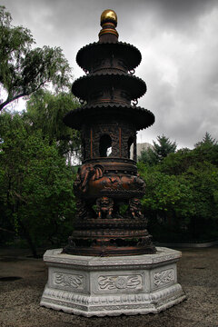 寺院铜香炉