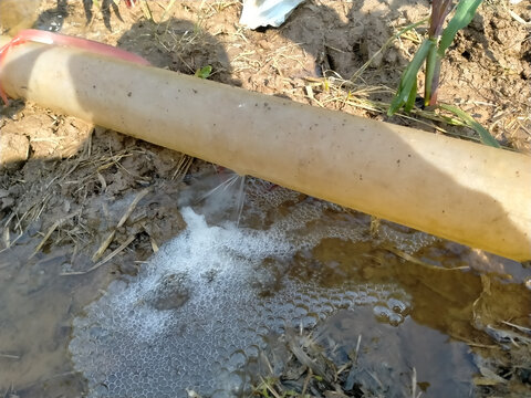 塑料管子漏水