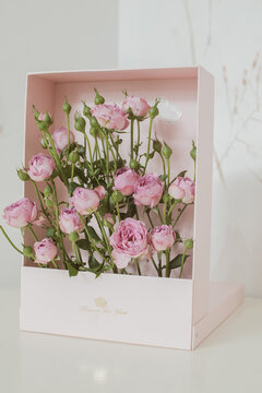 粉色鲜花礼盒