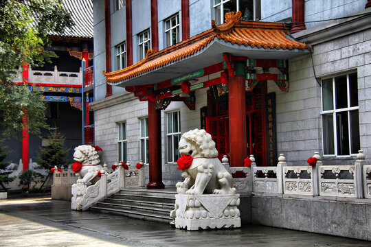 哈尔滨极乐寺中式门楼