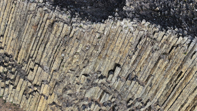 内蒙古力脑包火山石柱群